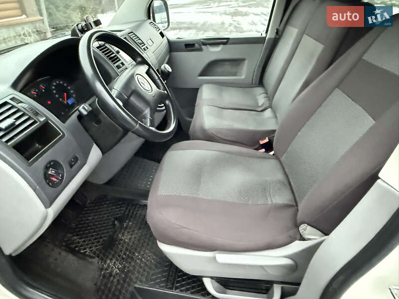 Минивэн Volkswagen Transporter 2006 в Борисполе