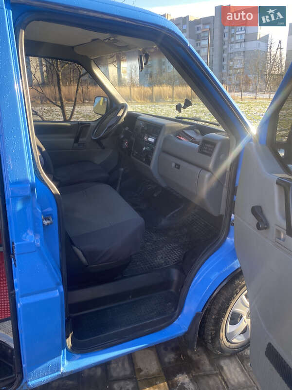 Минивэн Volkswagen Transporter 1995 в Стебнику
