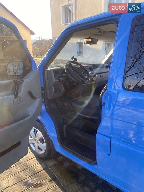Минивэн Volkswagen Transporter 1995 в Стебнику