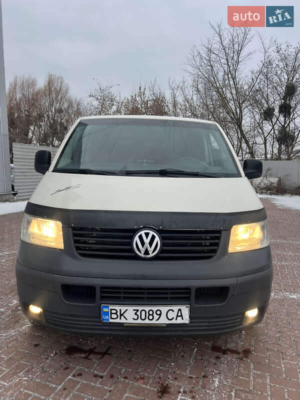 Минивэн Volkswagen Transporter 2007 в Ровно