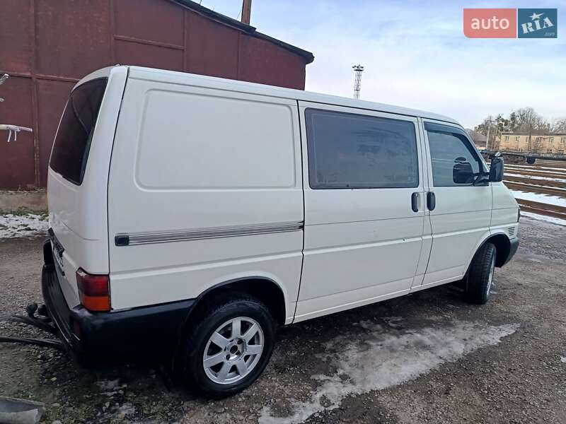 Минивэн Volkswagen Transporter 1997 в Снятине
