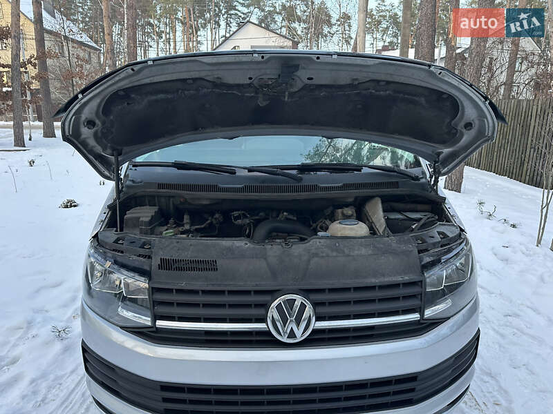 Мінівен Volkswagen Transporter 2015 в Києві