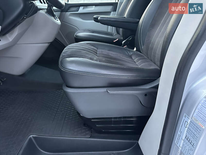 Мінівен Volkswagen Transporter 2015 в Києві