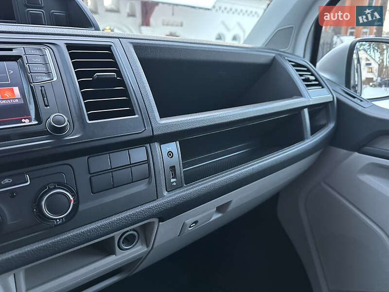 Мінівен Volkswagen Transporter 2015 в Києві