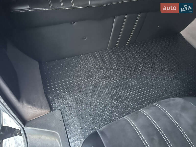 Мінівен Volkswagen Transporter 2015 в Києві