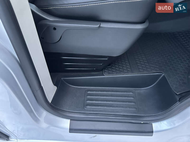 Мінівен Volkswagen Transporter 2015 в Києві