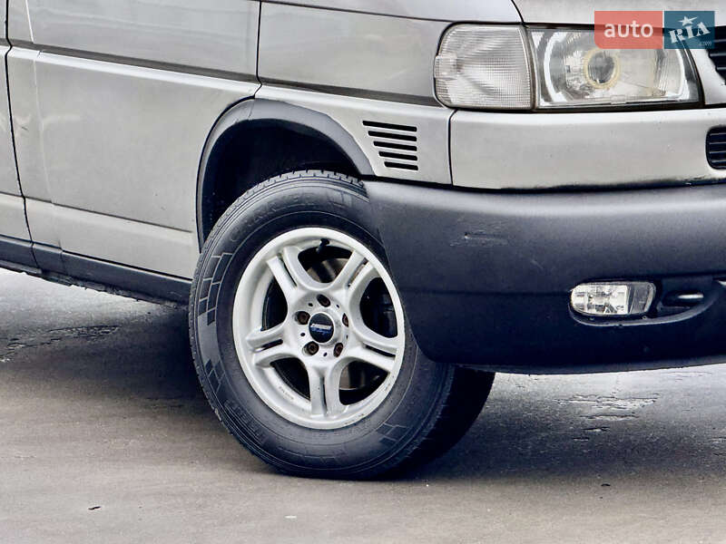 Грузопассажирский фургон Volkswagen Transporter 2000 в Киеве