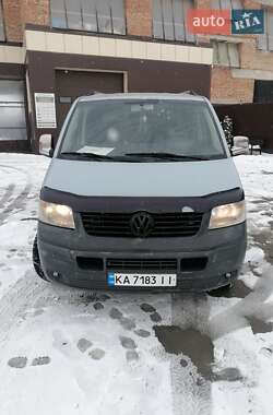 Вантажний фургон Volkswagen Transporter 2004 в Львові