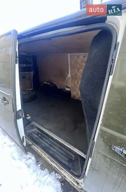 Грузовой фургон Volkswagen Transporter 2006 в Житомире