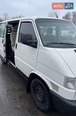 Грузопассажирский фургон Volkswagen Transporter 2000 в Ровно