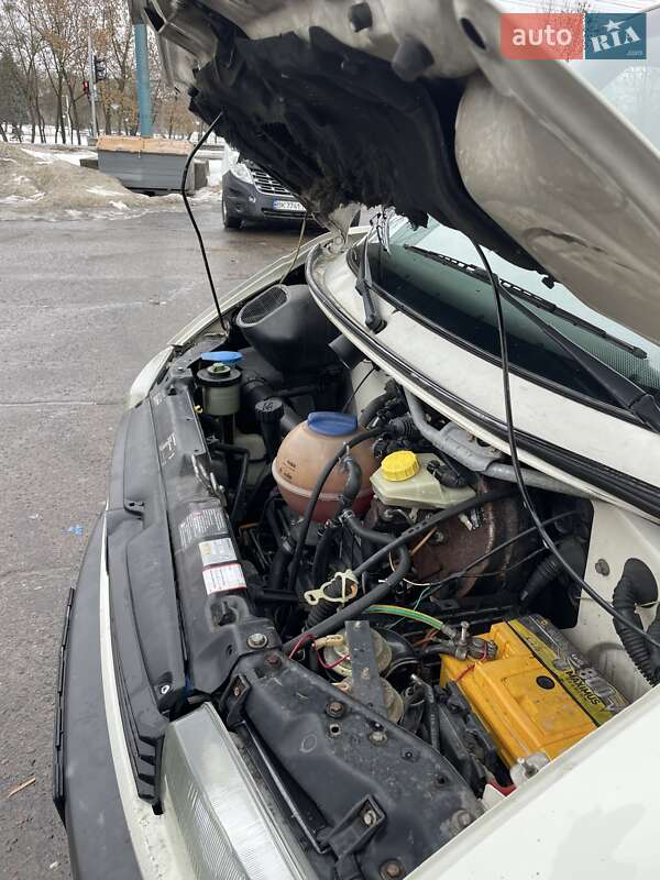Грузопассажирский фургон Volkswagen Transporter 2000 в Ровно