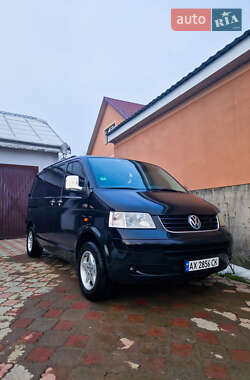 Вантажний фургон Volkswagen Transporter 2007 в Чернівцях