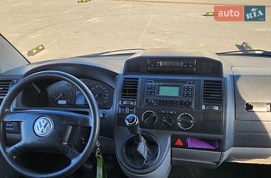 Вантажний фургон Volkswagen Transporter 2005 в Києві