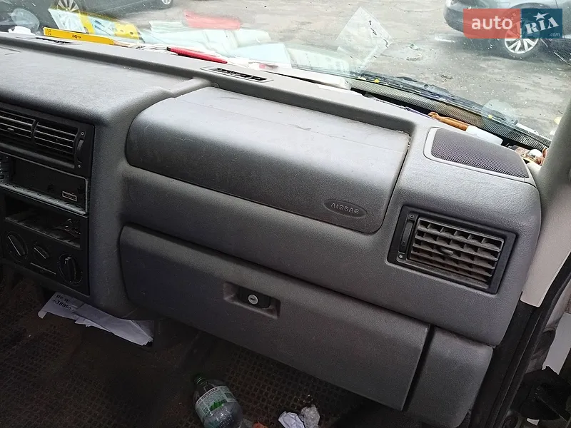Volkswagen Transporter 2000 VIN WV1ZZZ70ZYH128313 фото оголошення 12 з 46