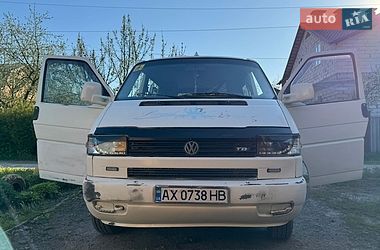 Вантажопасажирський фургон Volkswagen Transporter 2002 в Харкові