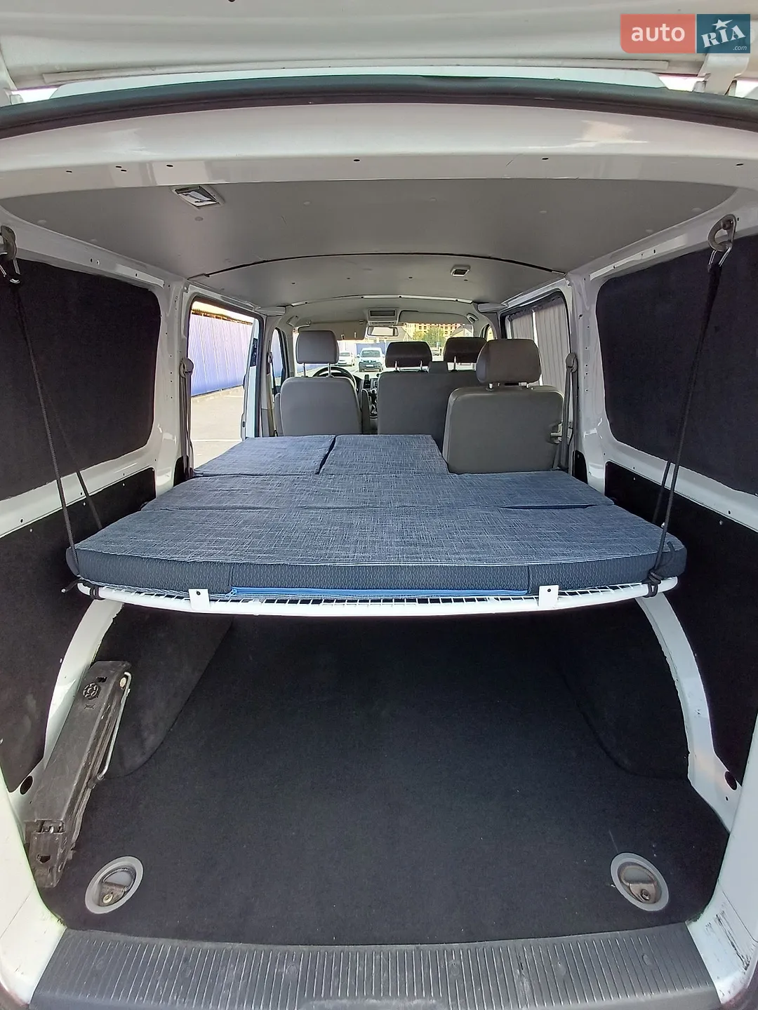 2012 Volkswagen Transporter - мініатюра 9