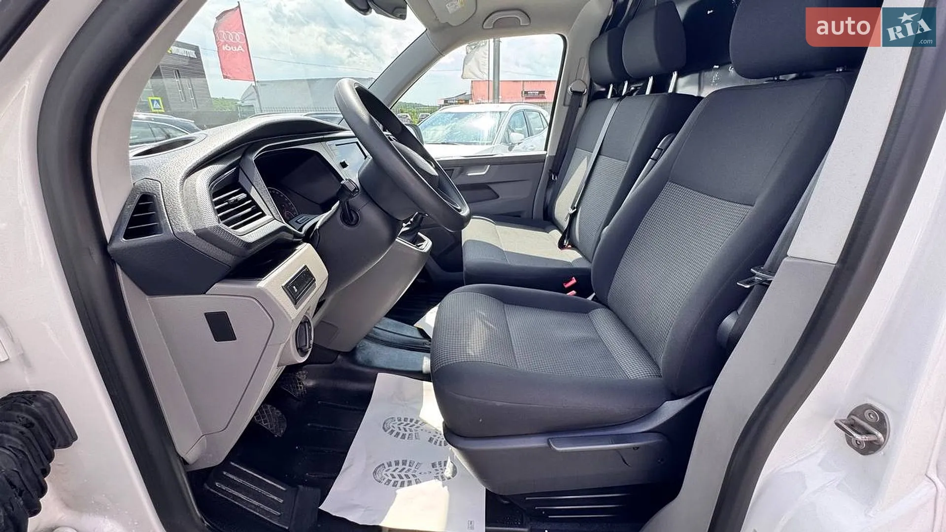 2021 Volkswagen Transporter - мініатюра 26