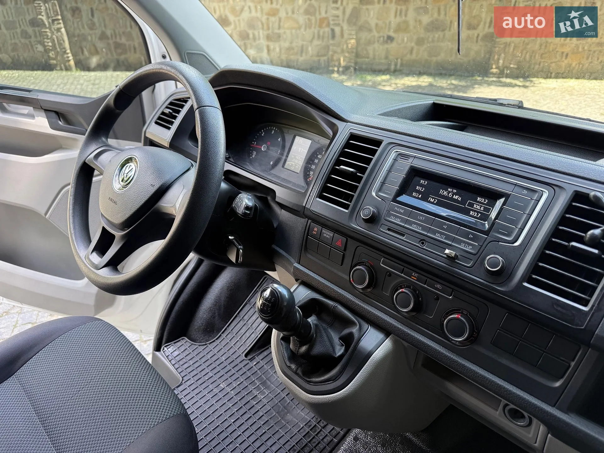 2017 Volkswagen Transporter - мініатюра 29