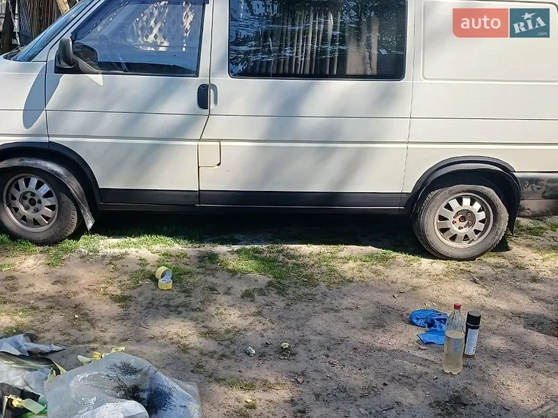 Volkswagen Transporter 2000 VIN WV1ZZZ70ZYH128313 фото оголошення 14 з 46