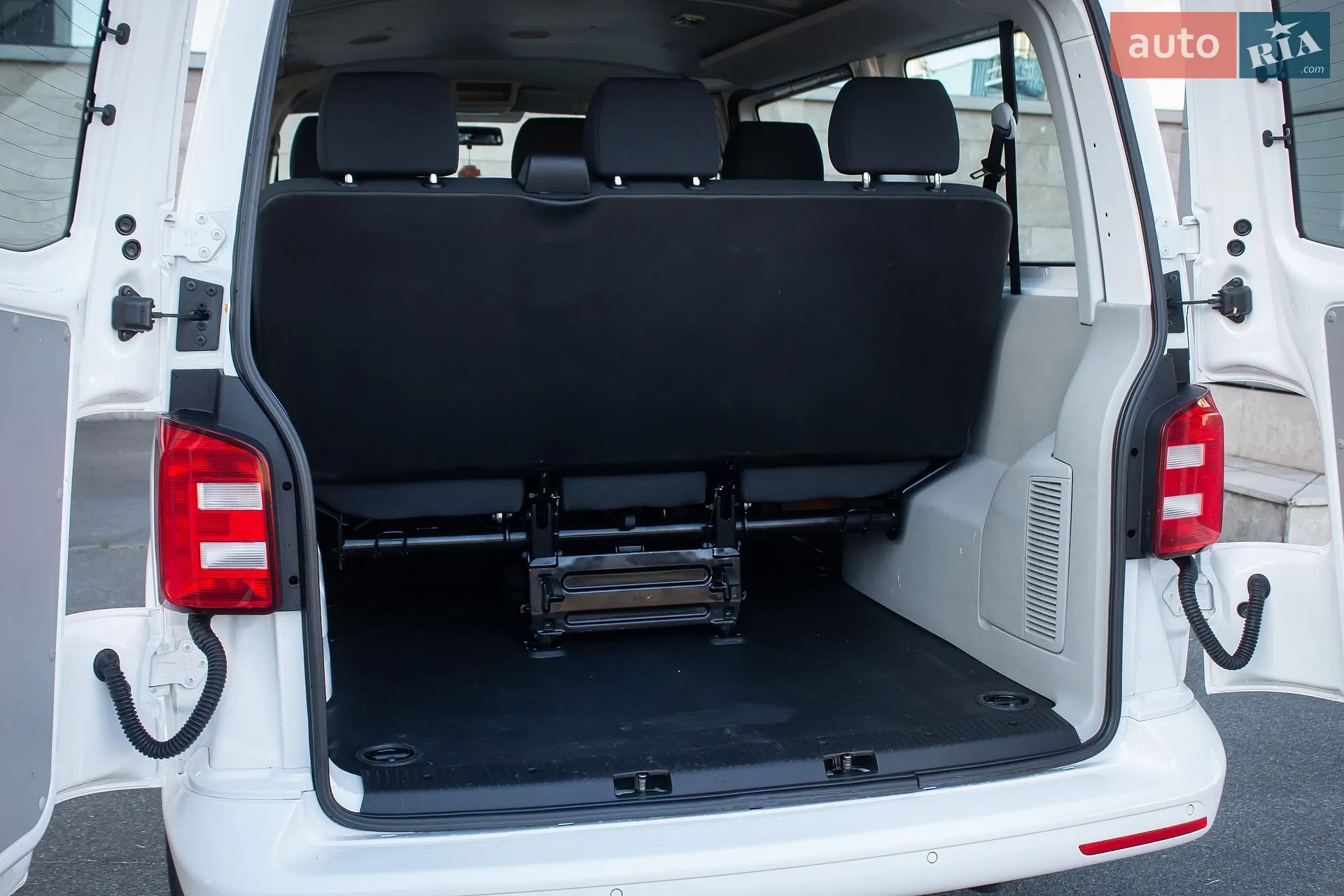 2019 Volkswagen Transporter - мініатюра 32