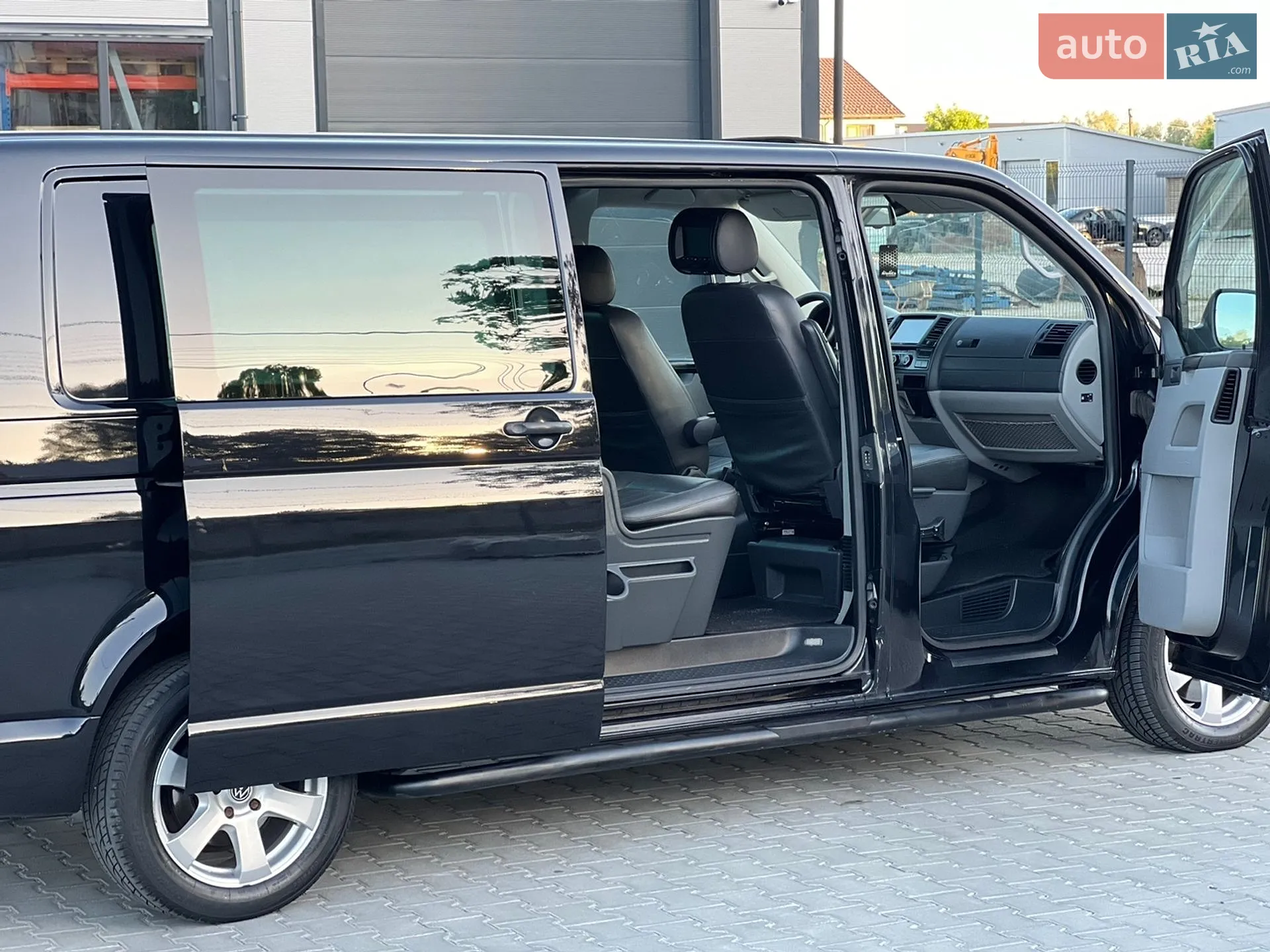 2011 Volkswagen Transporter - мініатюра 30