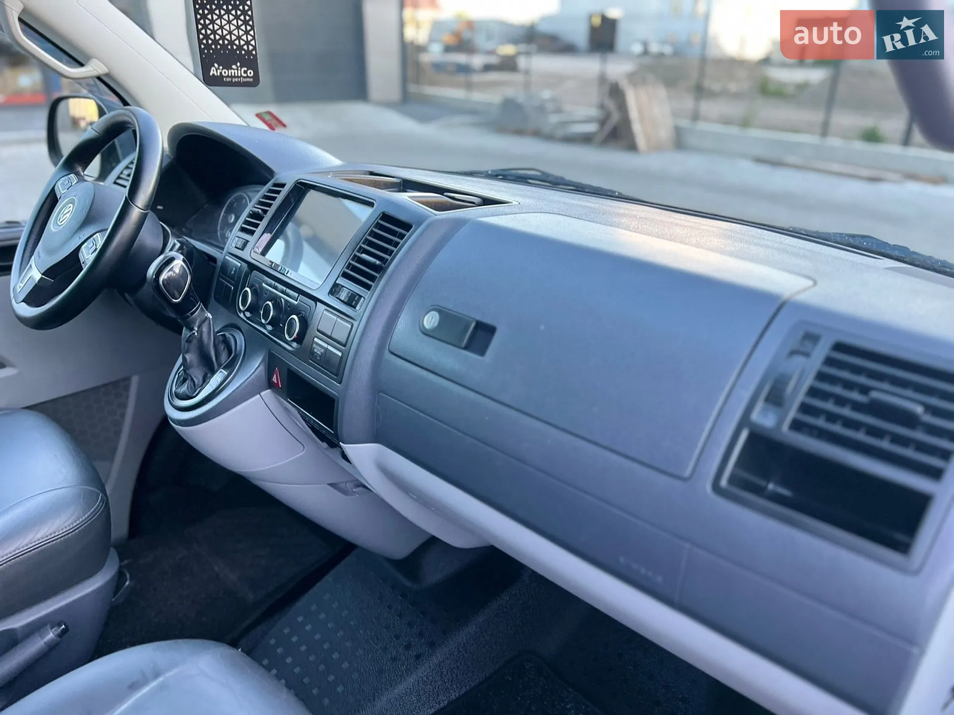 2011 Volkswagen Transporter - мініатюра 42