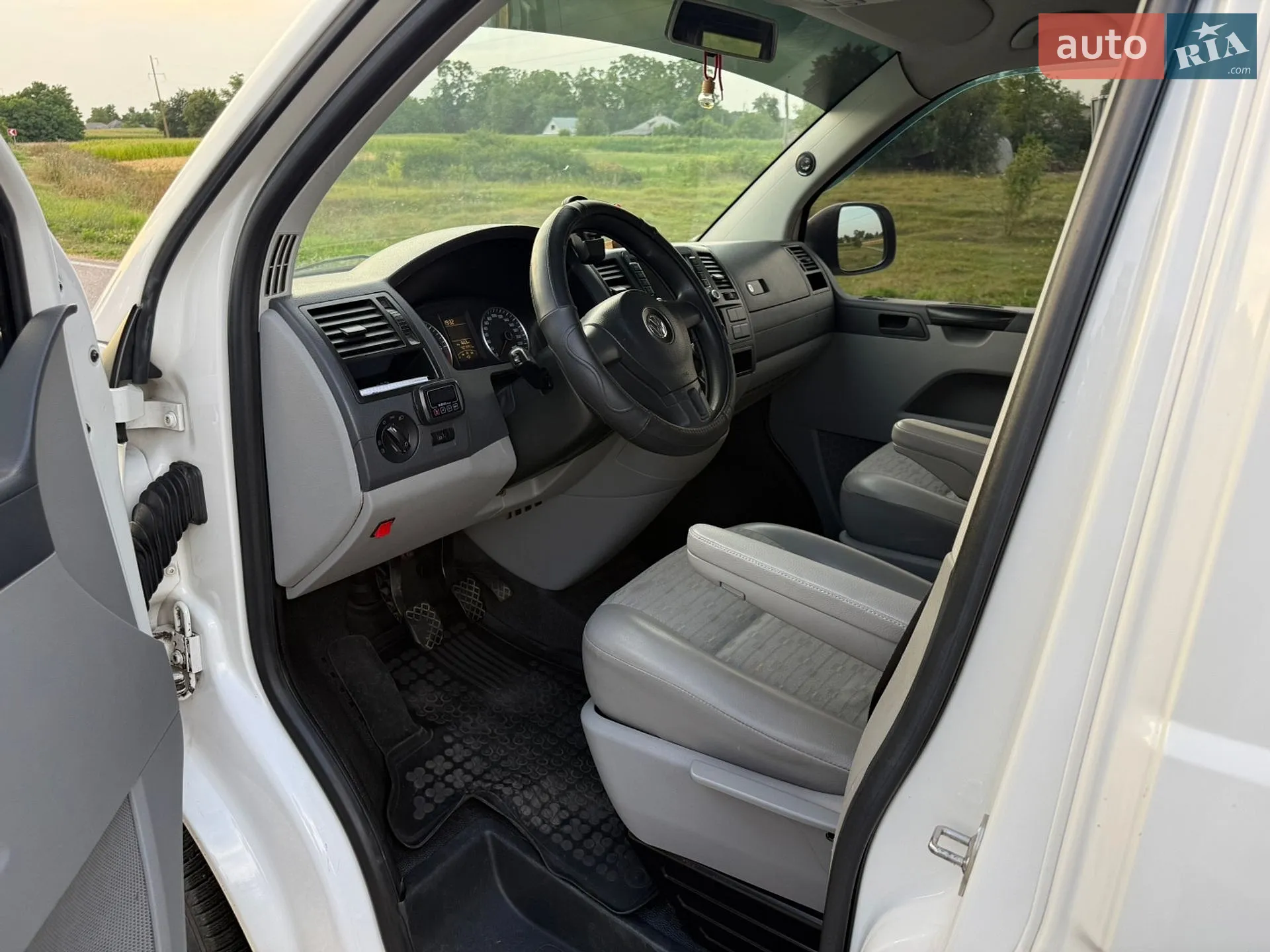 2010 Volkswagen Transporter - мініатюра 7
