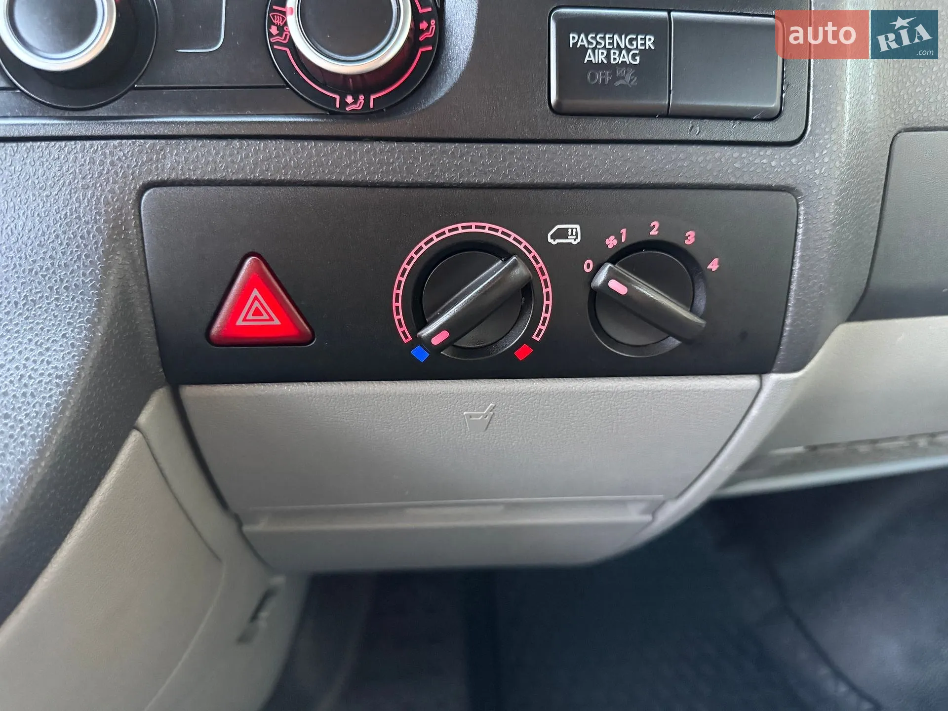 2015 Volkswagen Transporter - мініатюра 50