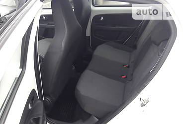 Хетчбек Volkswagen Up 2016 в 