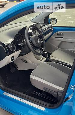 Хетчбек Volkswagen Up 2014 в Ковелі