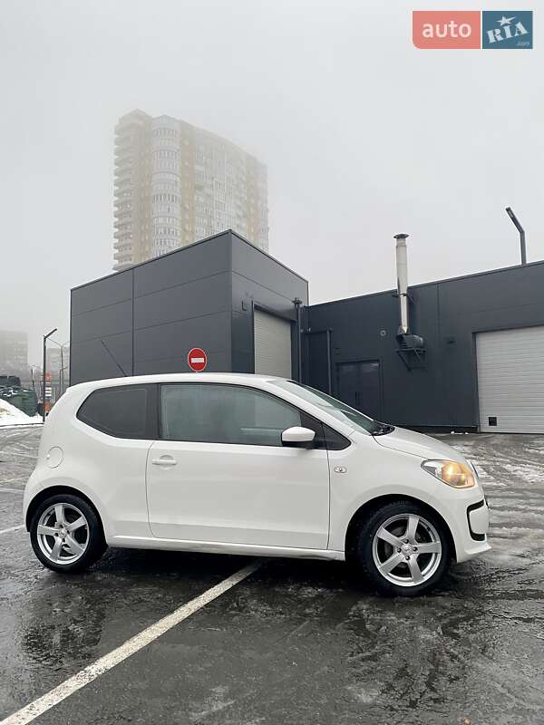 Хэтчбек Volkswagen Up 2012 в Харькове