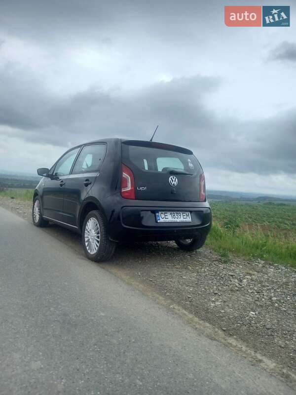 Хэтчбек Volkswagen Up 2014 в Черновцах