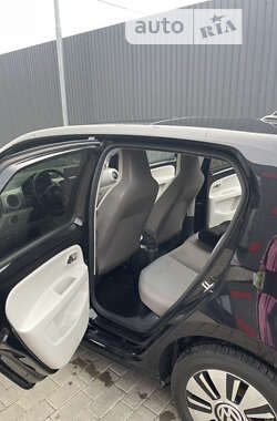 Хэтчбек Volkswagen Up 2014 в 