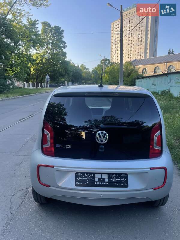 Хэтчбек Volkswagen Up 2013 в Одессе