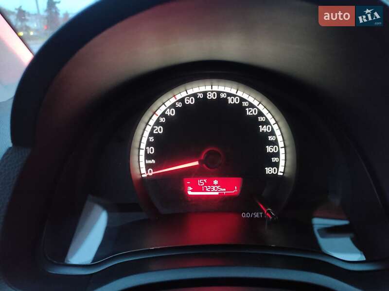 Хэтчбек Volkswagen Up 2015 в Киеве