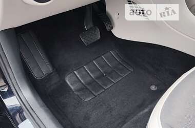 Хэтчбек Volkswagen Up 2014 в 