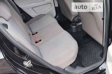 Хэтчбек Volkswagen Up 2014 в 