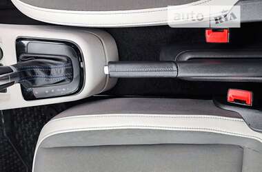 Хэтчбек Volkswagen Up 2014 в 