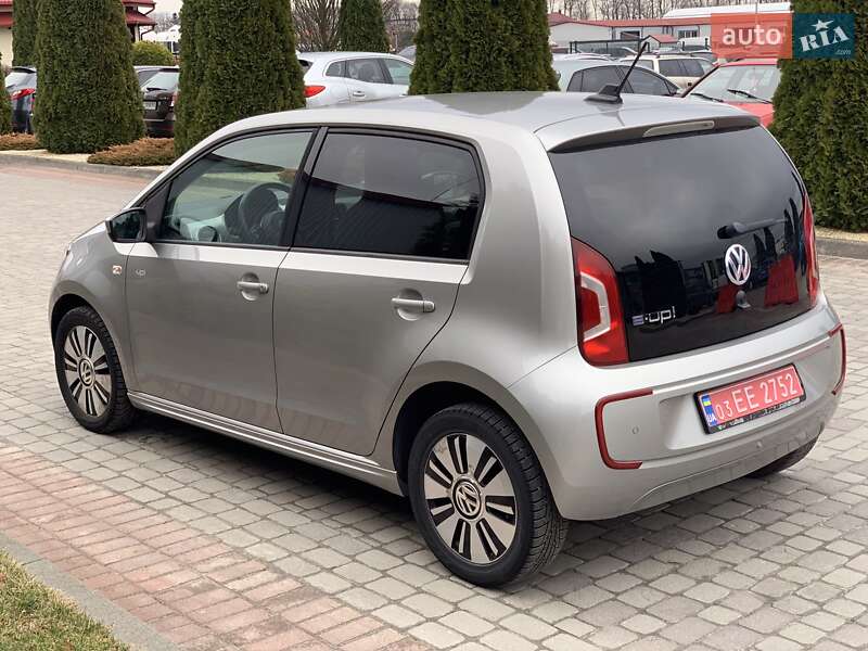 Хетчбек Volkswagen Up 2013 в Городку
