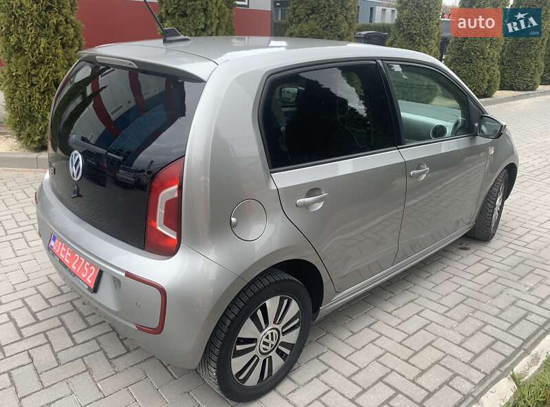 Хетчбек Volkswagen Up 2013 в Городку