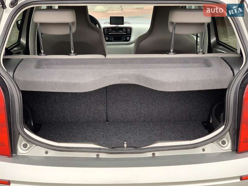Хетчбек Volkswagen Up 2013 в Городку