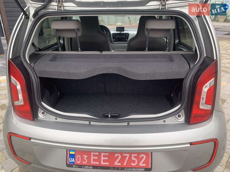 Хетчбек Volkswagen Up 2013 в Городку