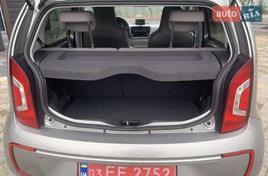 Хэтчбек Volkswagen Up 2013 в 