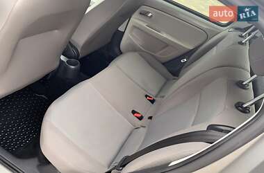 Хэтчбек Volkswagen Up 2013 в 