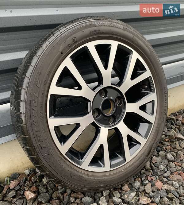 Хетчбек Volkswagen Up 2013 в Городку