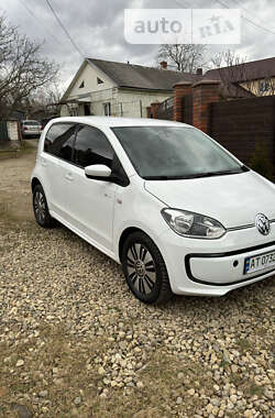 Хетчбек Volkswagen Up 2014 в Долині