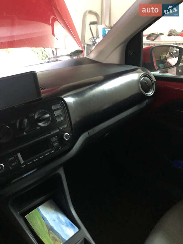 Хэтчбек Volkswagen Up 2012 в Ивано-Франковске фото 4 Хэтчбек Volkswagen Up 2012 в Ивано-Франковске