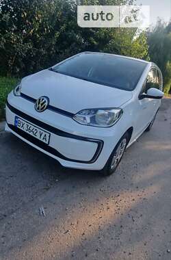 Хетчбек Volkswagen Up 2017 в Хмельницькому