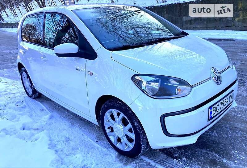 Хетчбек Volkswagen Up 2014 в Львові