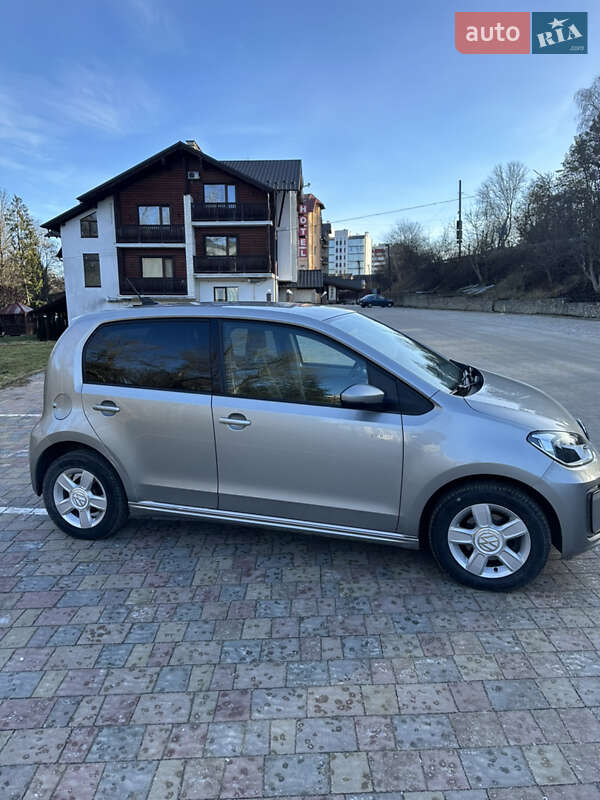 Хетчбек Volkswagen Up 2018 в Тернополі